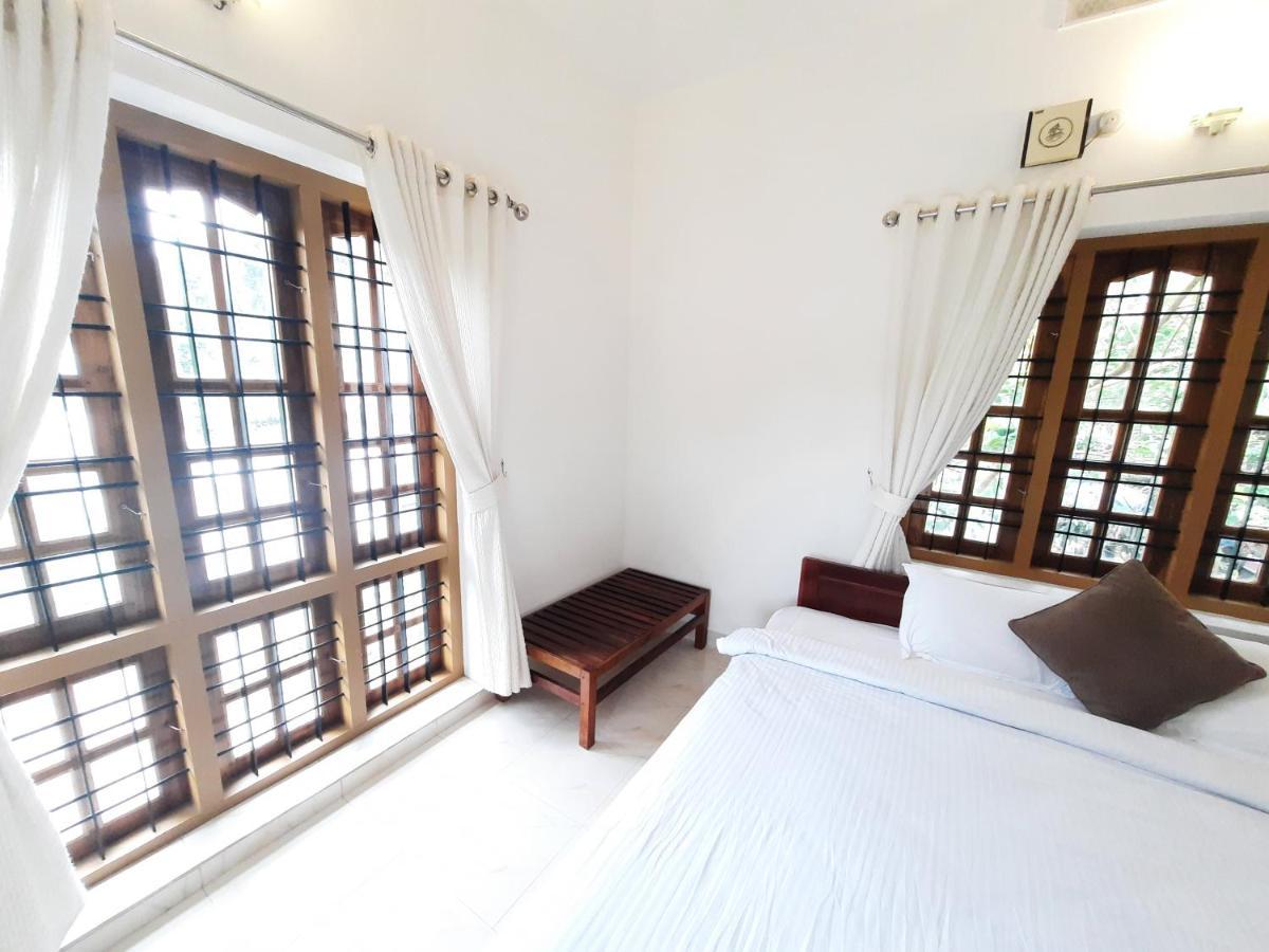 Oriole Homestay Thekkady Kültér fotó