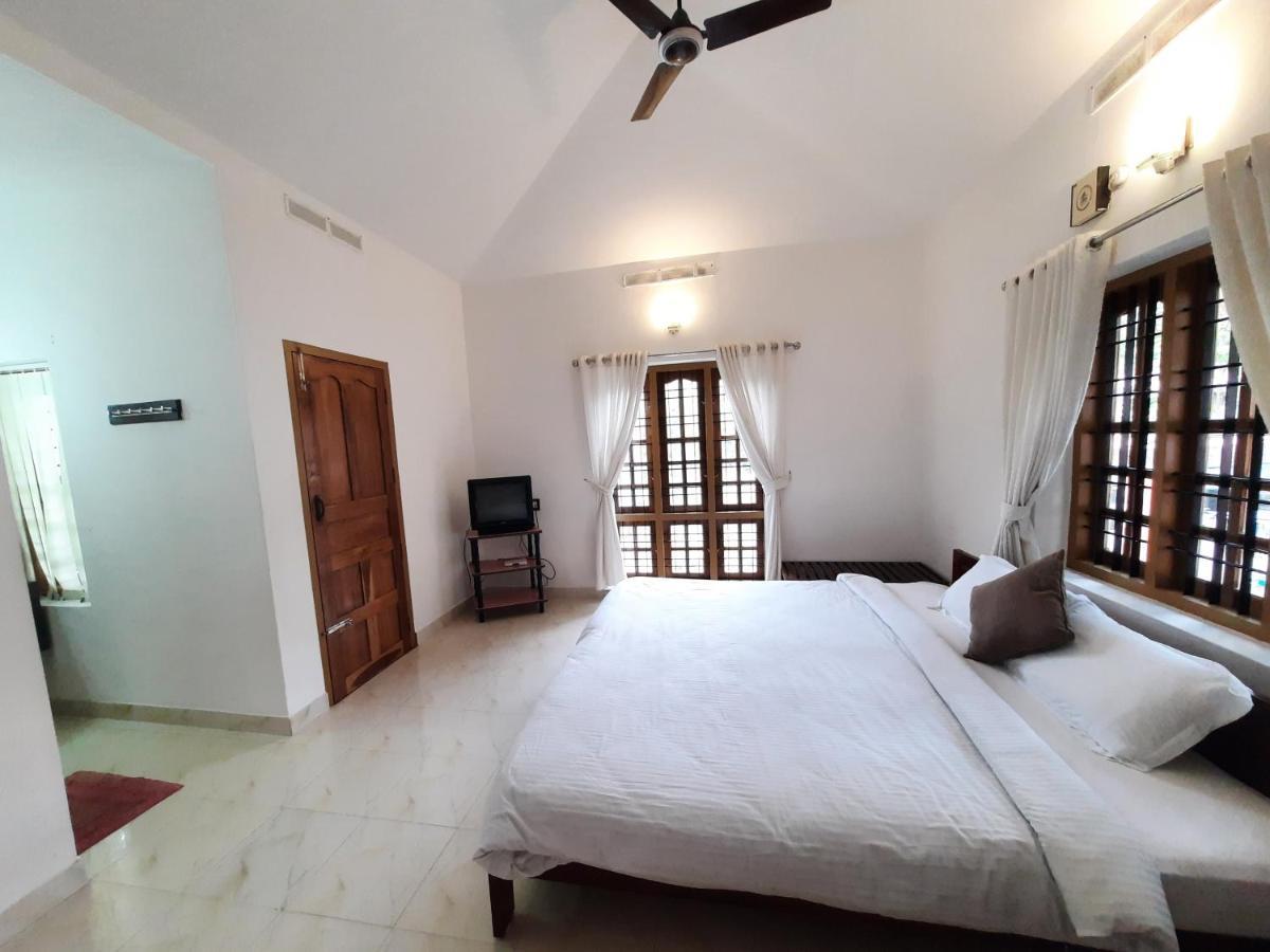 Oriole Homestay Thekkady Kültér fotó