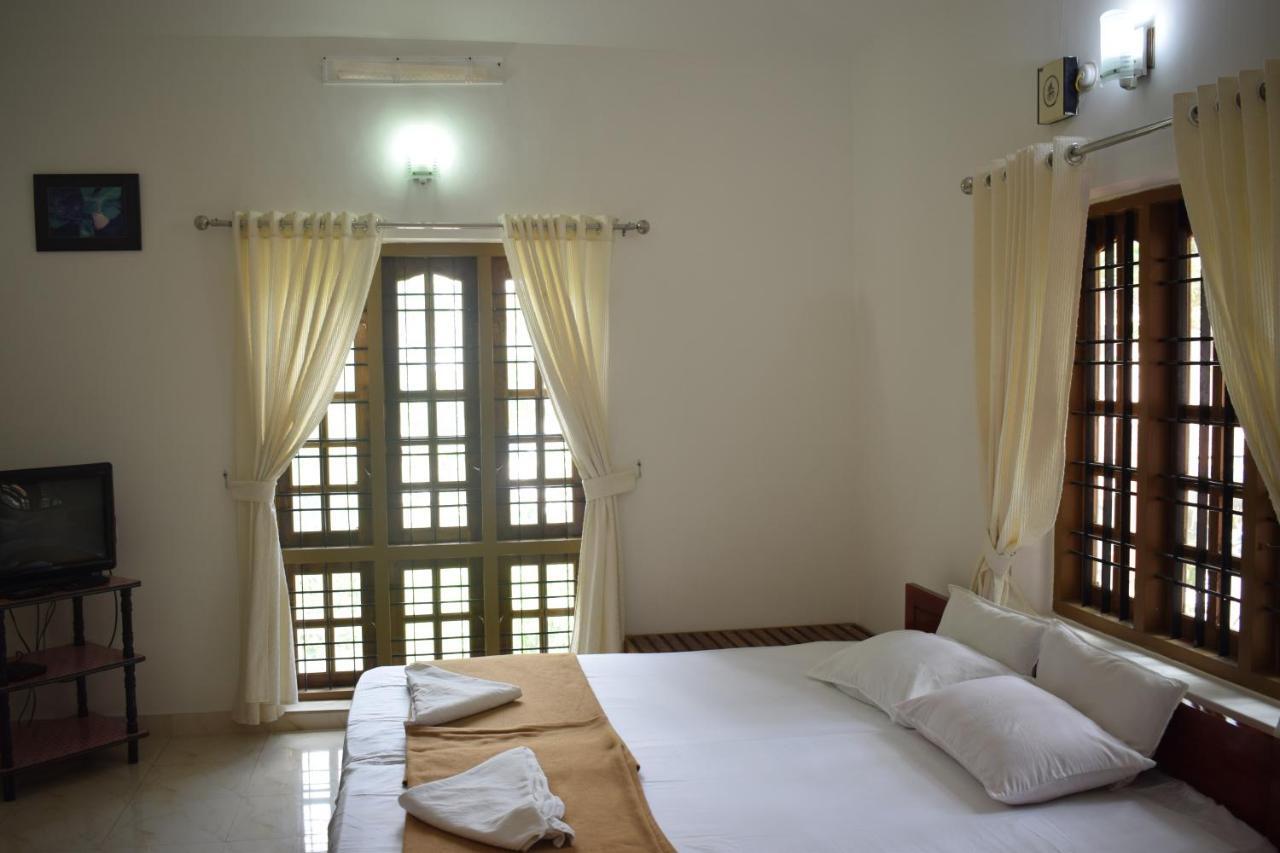 Oriole Homestay Thekkady Kültér fotó